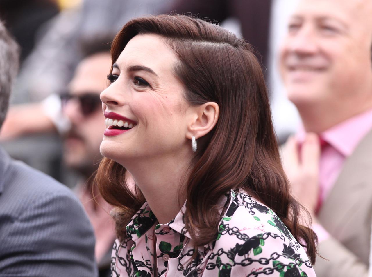 アン・ハサウェイの「コロナ禍の撮影裏話」、映画を見て“確認”したくなる!