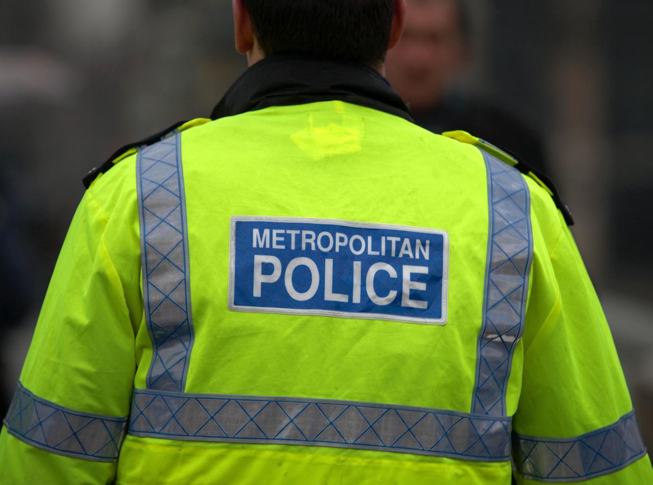 サラ・エヴァラード殺害事件、英で男性たちが“男性は何ができるか？”を女性に聞いている