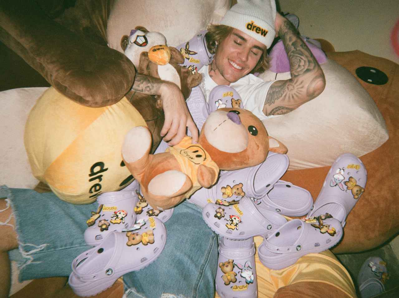 売り切れ必至!ジャスティン・ビーバーとクロックスのコラボが数量限定で発売