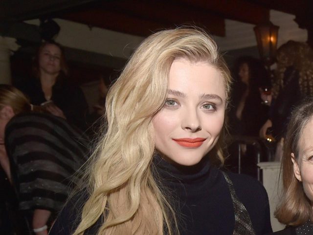 クロエ・モレッツ、トムとジェリーを絵に描くも悲惨な結果に