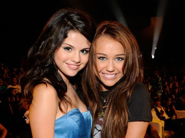 マイリー・サイラス、『ハンナ・モンタナ』15周年記念に「ミケイラ」へメッセージ