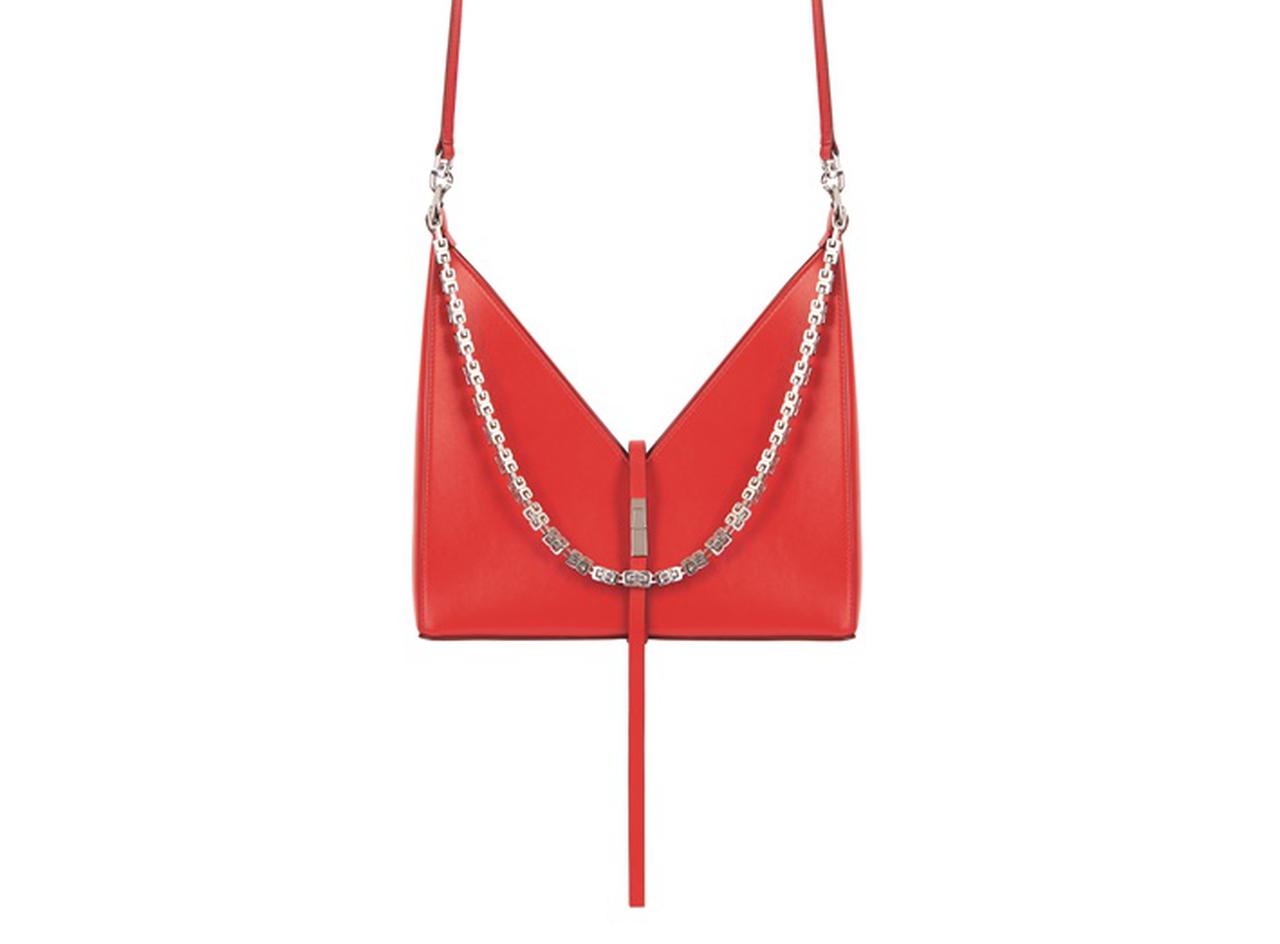 ジバンシィ、フューチャリスティックなバッグ「カットアウト」を発売