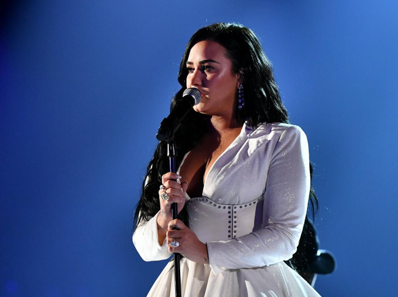 デミ・ロヴァート、15歳の時に同業者の男性からレイプされたことを明かす