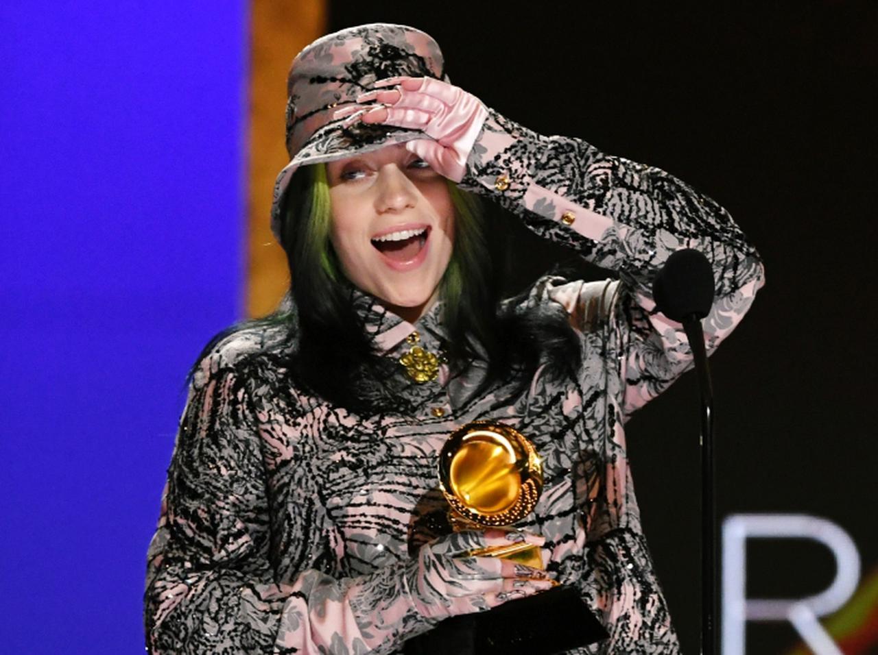 ビリー・アイリッシュ、グラミー賞獲得も「謙遜」する光景がデジャヴすぎると議論