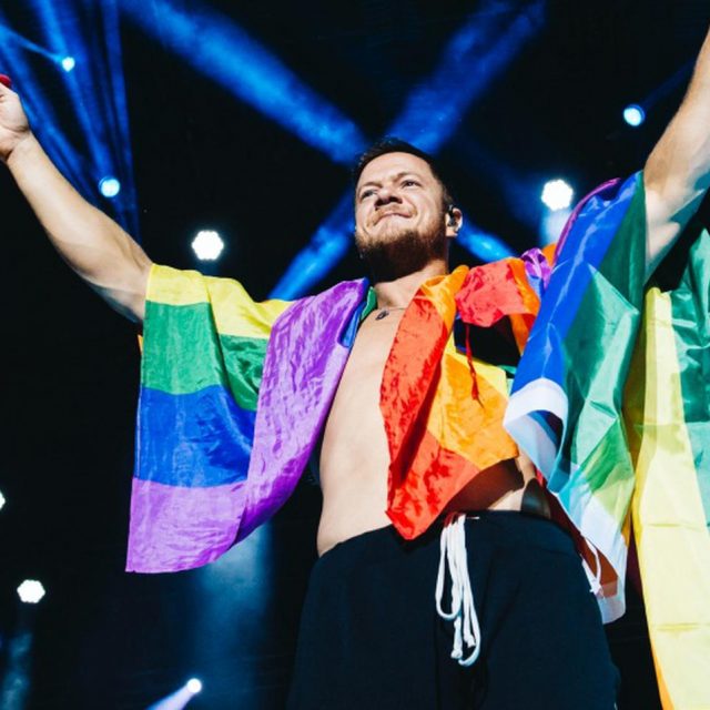 イマジン・ドラゴンズのダン、実家をLGBTQ＋の若者のために寄付