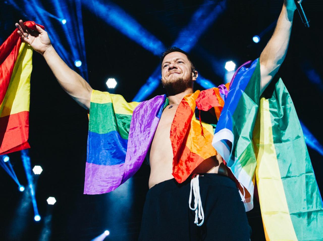 イマジン・ドラゴンズのダン、実家をLGBTQ+の若者のために寄付