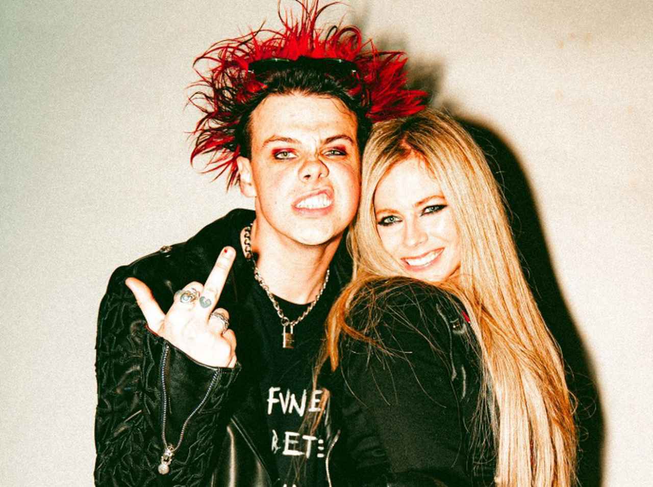 ヤングブラッド 、憧れの「エモ・クイーン」アヴリル・ラヴィーンと共演