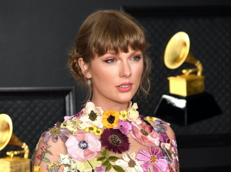 テイラー・スウィフト、新型コロナで夫を亡くした5人の子を持つシングルマザーに寄付