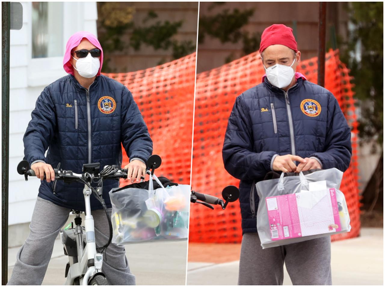 ロバート・“バービー”・Jr.!? アイアンマン役が自転車でバービー人形を買いにお出かけ