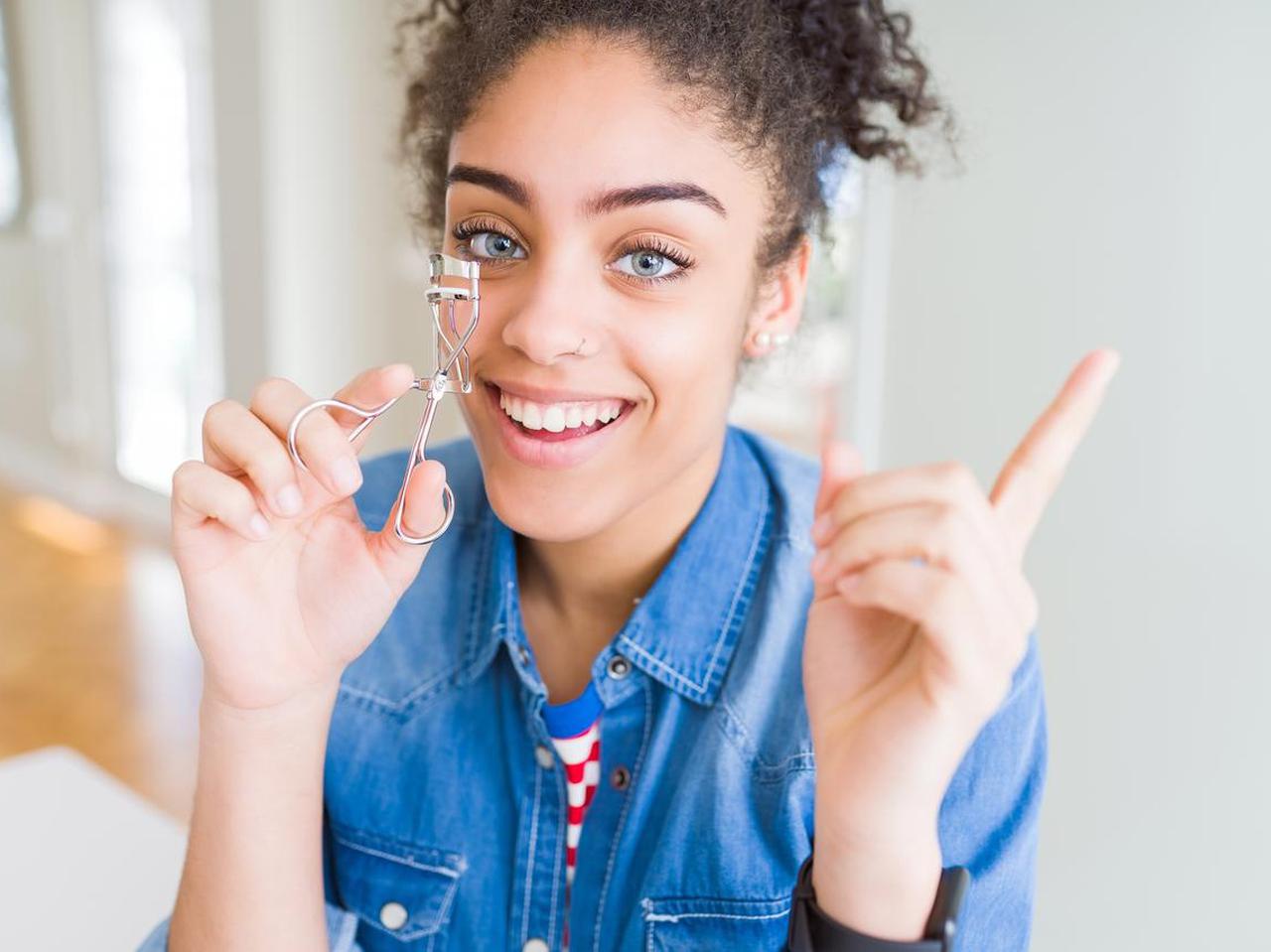 簡単きれい！“ビューラー”を使わずに美まつげを叶える裏ワザ