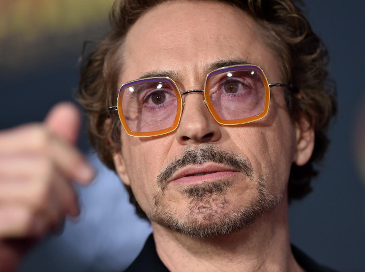 ロバート・ダウニー・Jr.、誕生日を『アベンジャーズ』メンバーたちが祝福