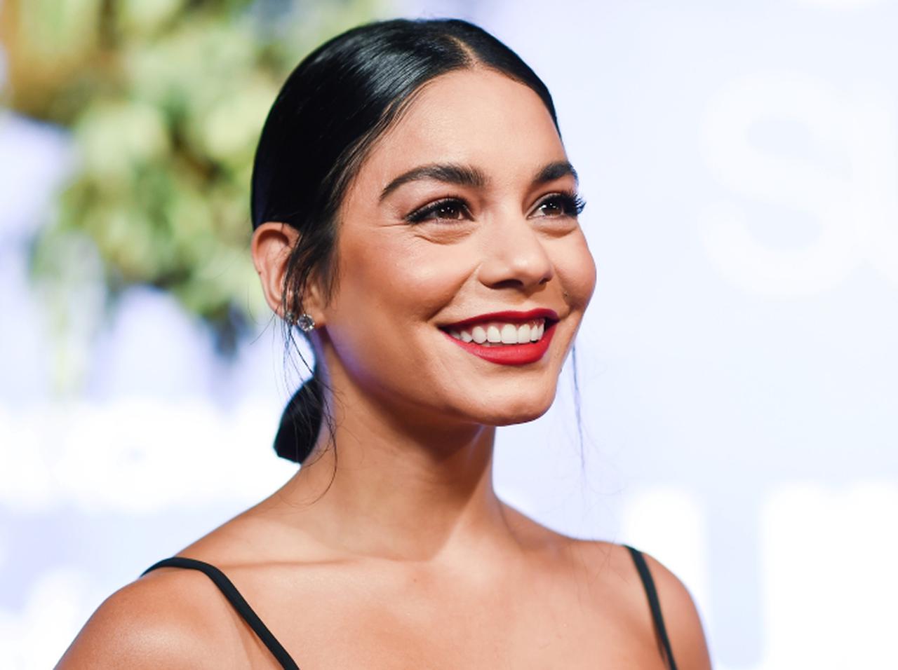 ヴァネッサ・ハジェンズ、メジャーリーガー恋人との出会いがめちゃくちゃ「今どき」