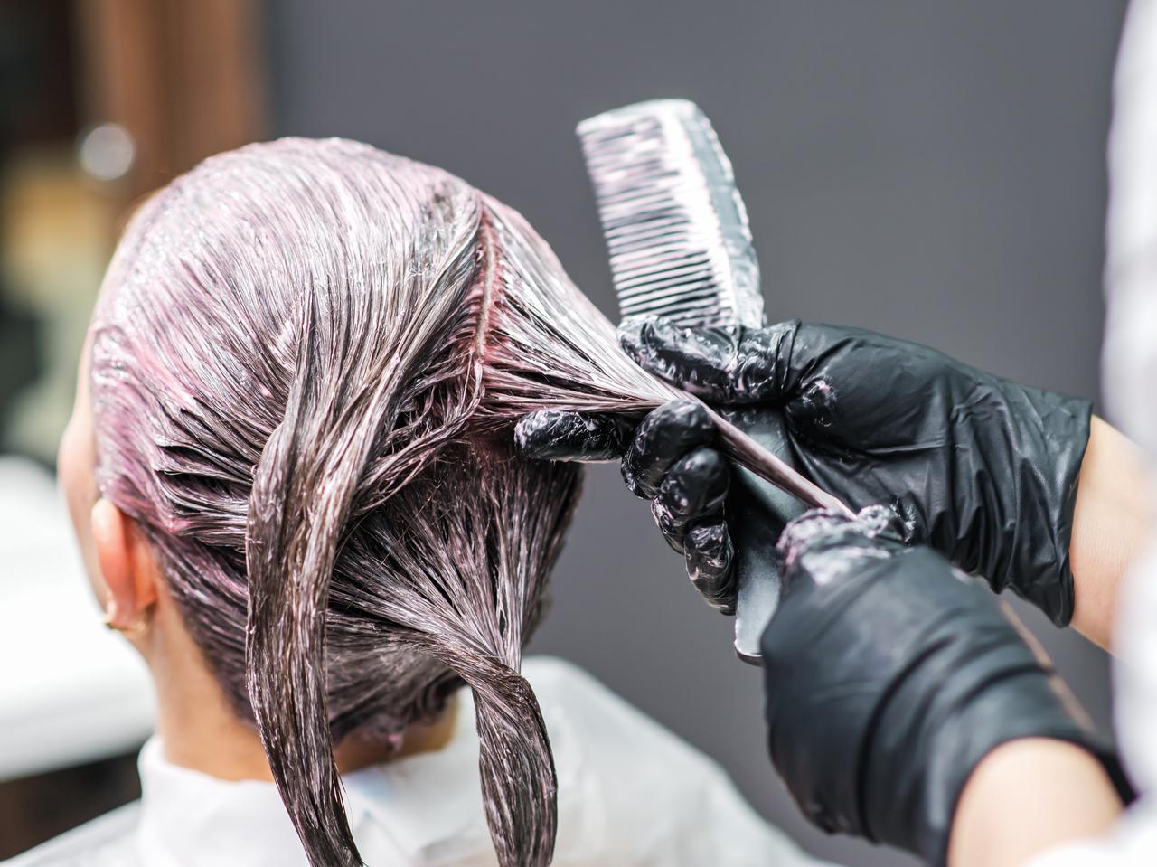 セルフカラーで失敗!「逆プリン」をいち早く修正する方法をセレブのヘア担当が紹介