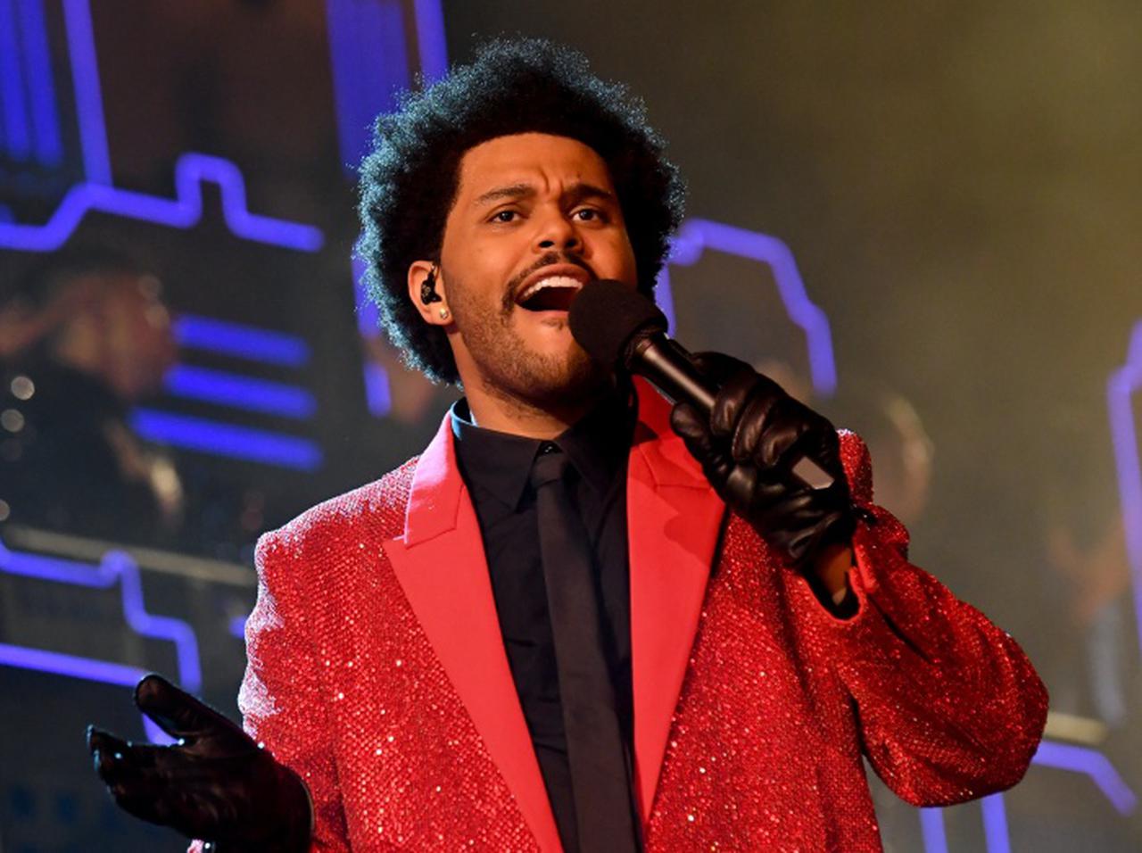 ザ・ウィークエンド、ついに赤ジャケットを封印か