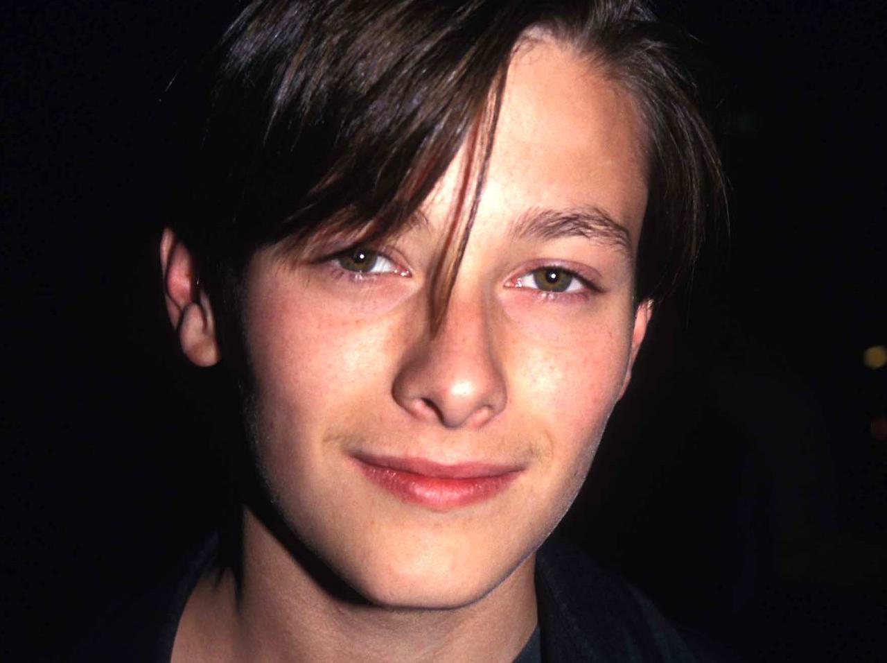 エドワード・ファーロング、現在15歳の息子が美しすぎる！まさに『ターミネーター』のジョン・コナー【写真】