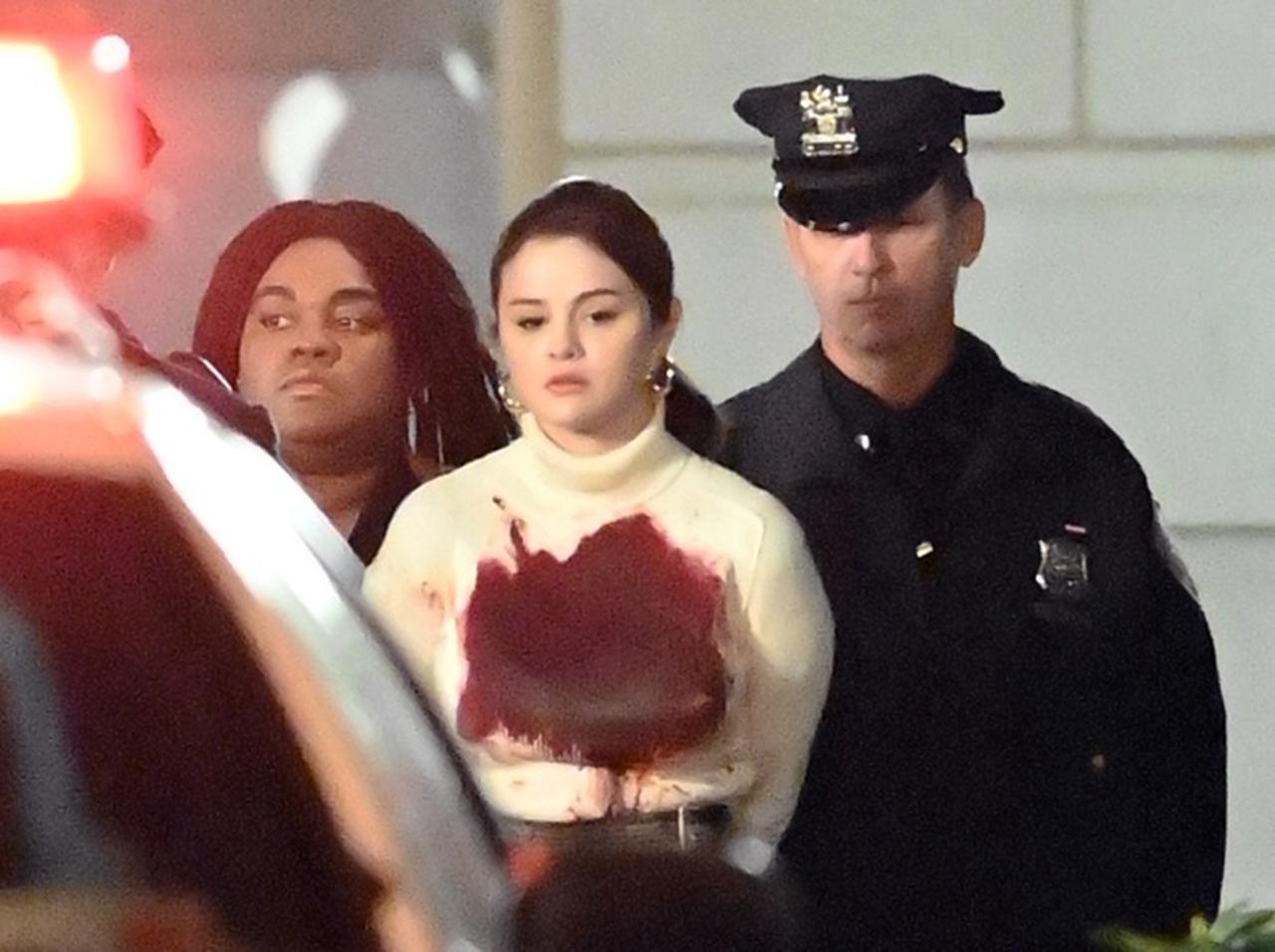 セレーナ・ゴメスが「血だらけの姿」で警察に連行、一体何が…!?【写真アリ】