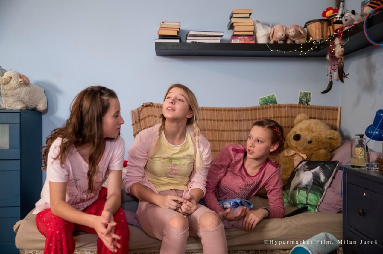 “12歳の児童”が受ける性暴力に疑問を投げかける『SNS-少女たちの10日間-』実刑判決を受けた者も