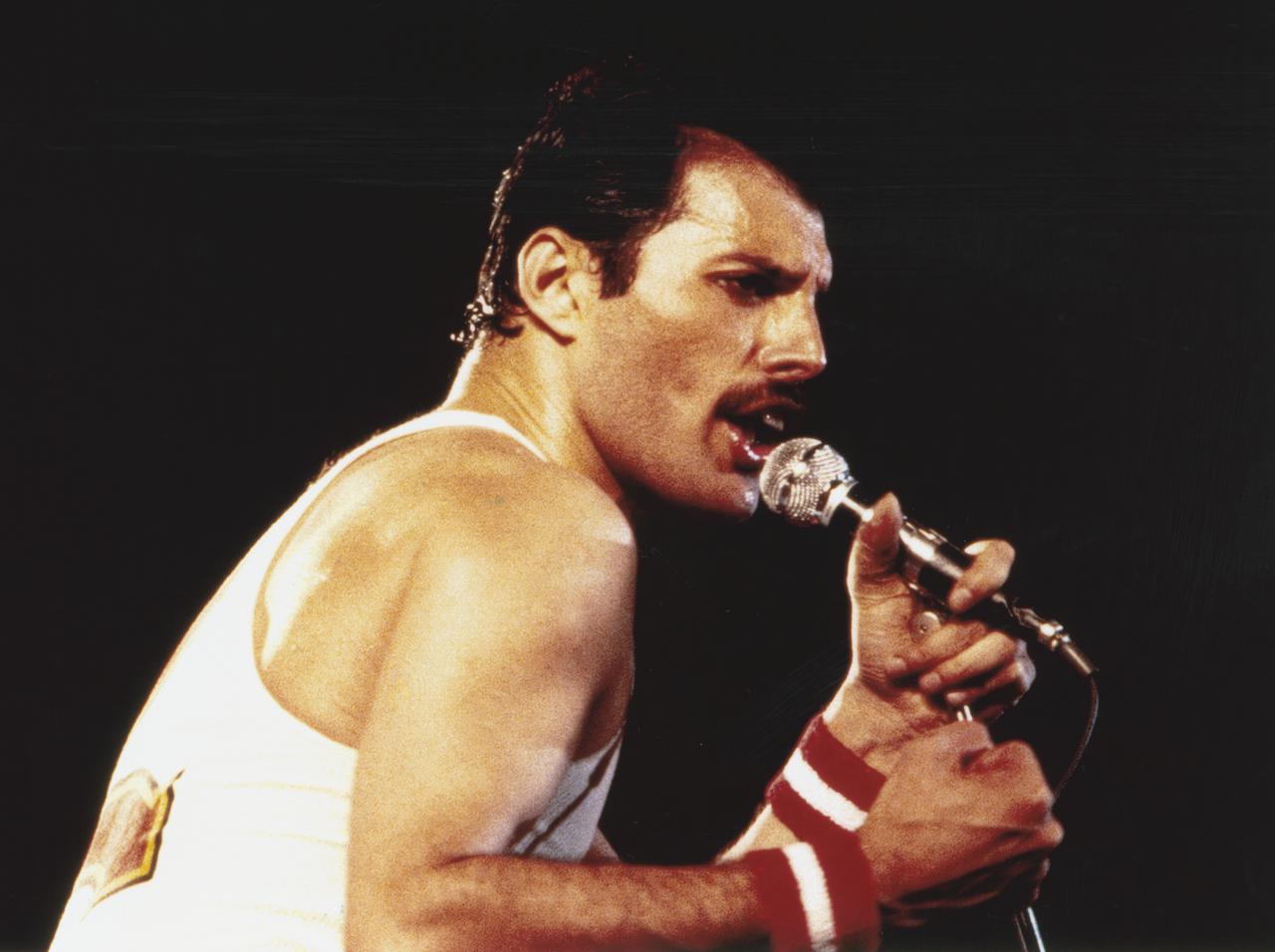 クイーンのフレディ・マーキュリーの元カノ、彼がゲイだと気がついた出来事を振り返る