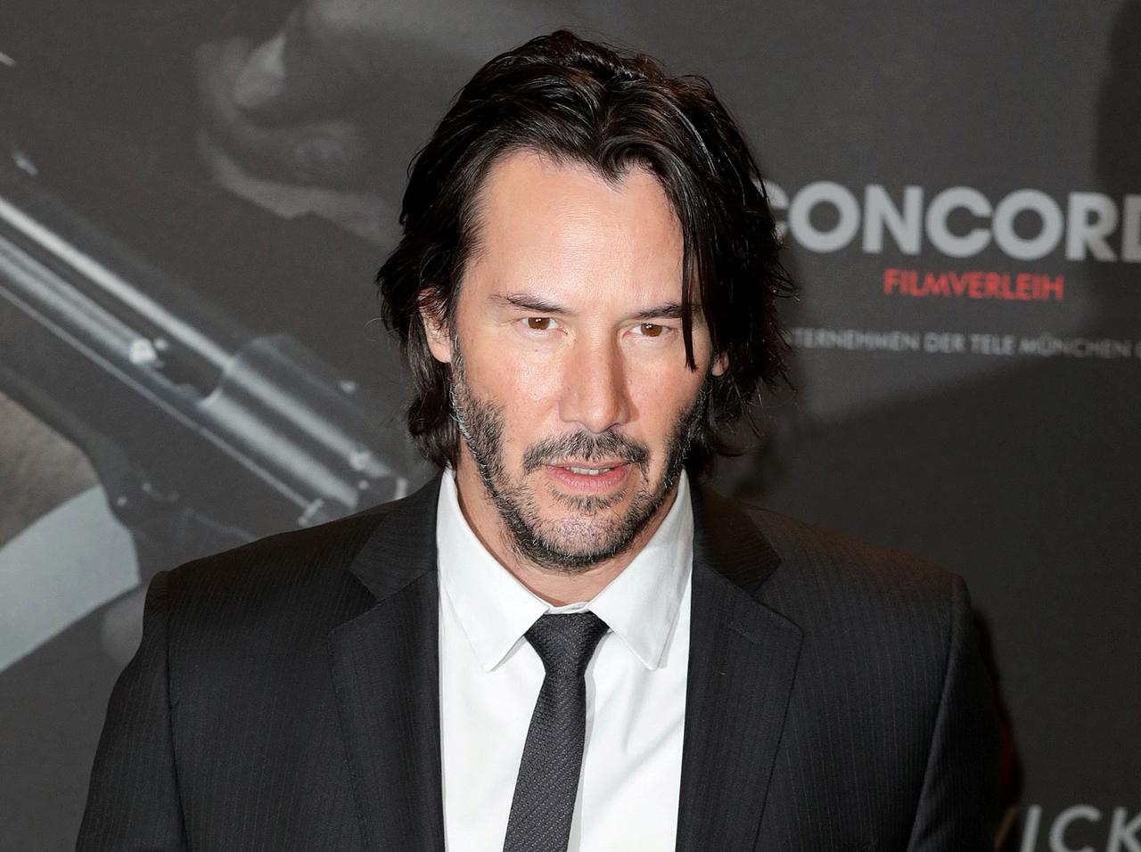 キアヌ・リーブス、あの実在UKシンガーの伝記映画に出て!ラブコールに反応