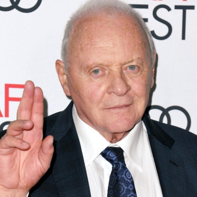 アンソニー・ホプキンス、大事なアワードをパスして「やっていた事」にほのぼの