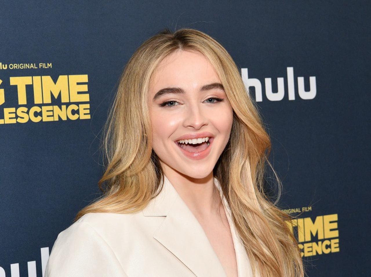 サブリナ・カーペンター、Amazonのスリラーコメディ映画『Emergency』に出演決定