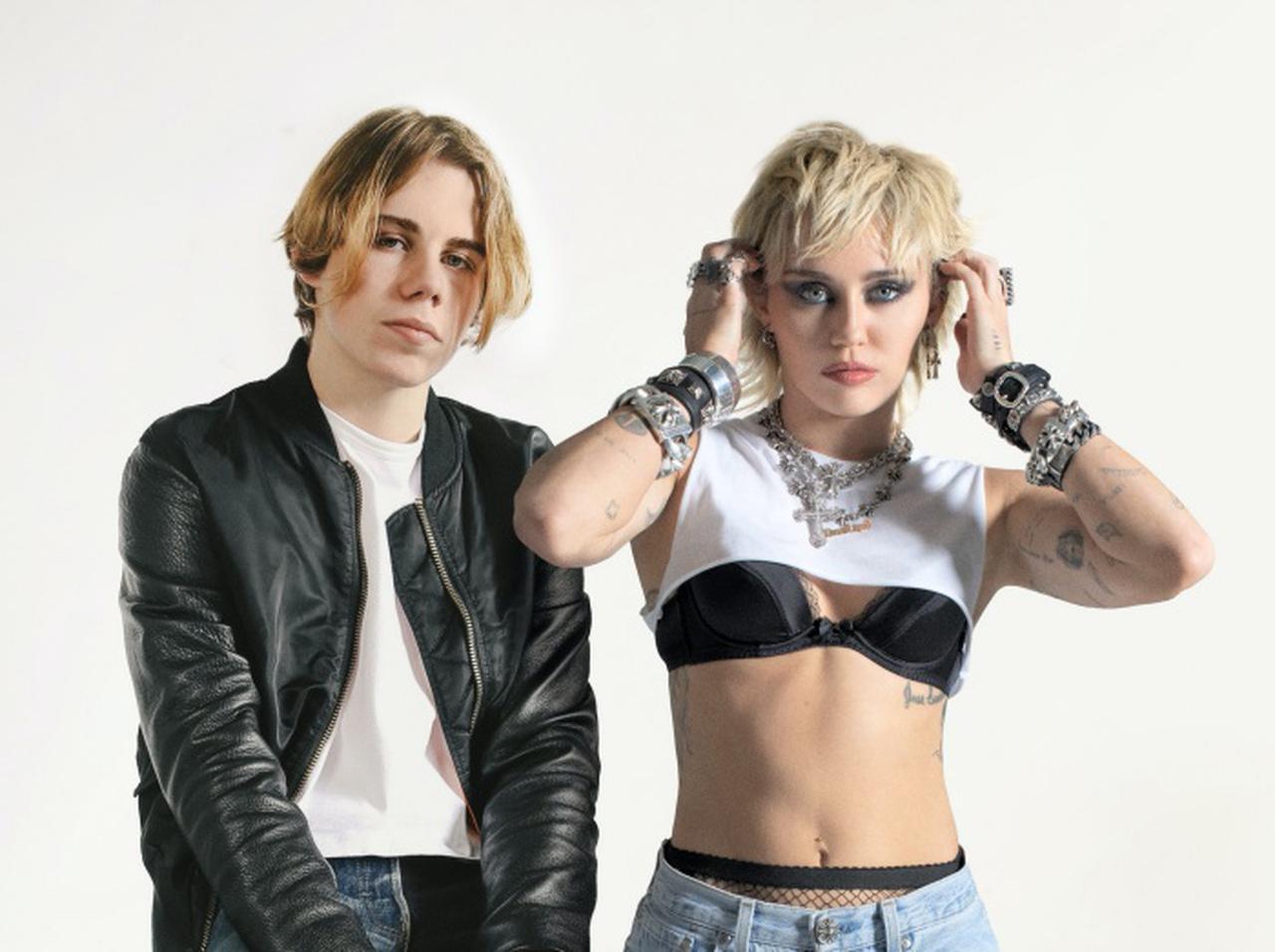 マイリー・サイラス、親密すぎるMVでザ・キッド・ラロイの「WITHOUT YOU」をリミックス