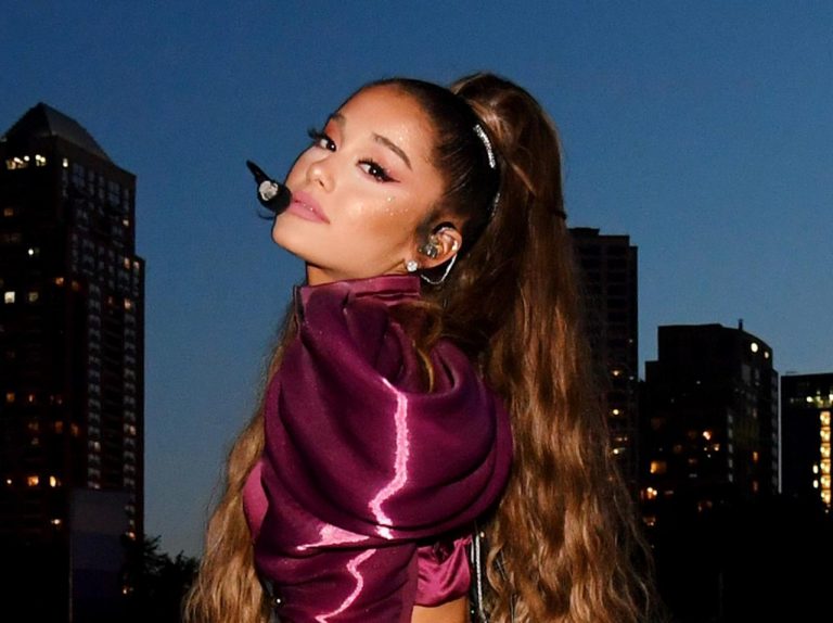 こんな姿は初！アリアナ・グランデ、「職人の顔」をのぞかせる