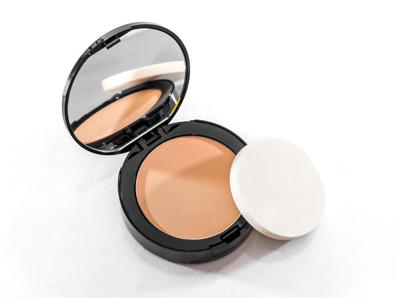 まるでフィルター加工!?ひと塗りで「肌ムラ」をカバーするパウダーファンデが凄すぎる