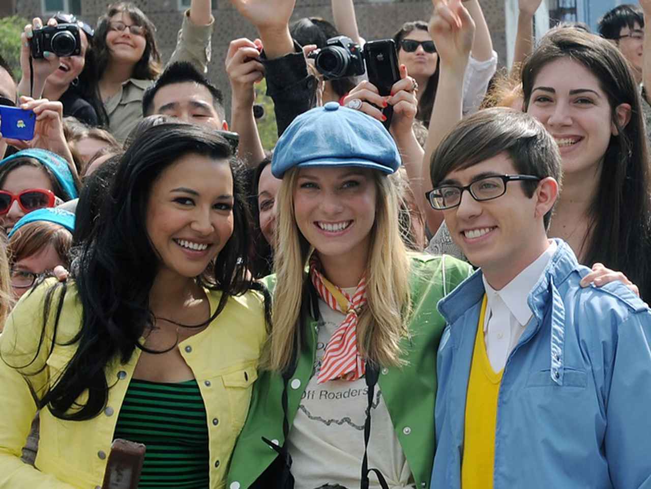 『glee/グリー』キャスト、ナヤ・リヴェラのために再集結したことを報告