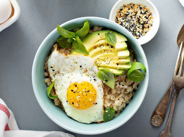 オートミールのしょっぱい系アレンジ「セイボリー・オートミール」のレシピ