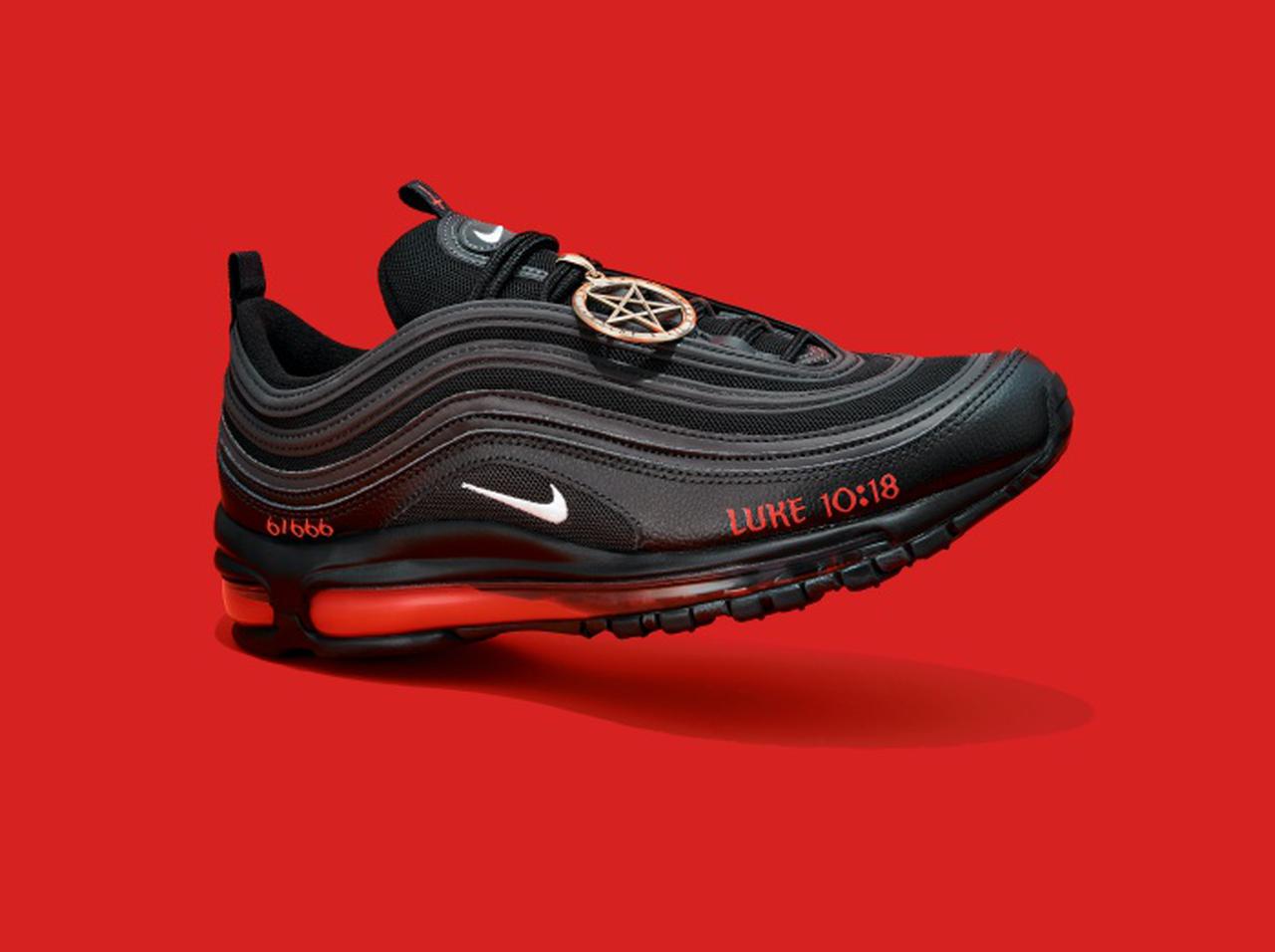 ナイキが“販売差し止め”をした「悪魔のスニーカー」がアノ人の手に渡る