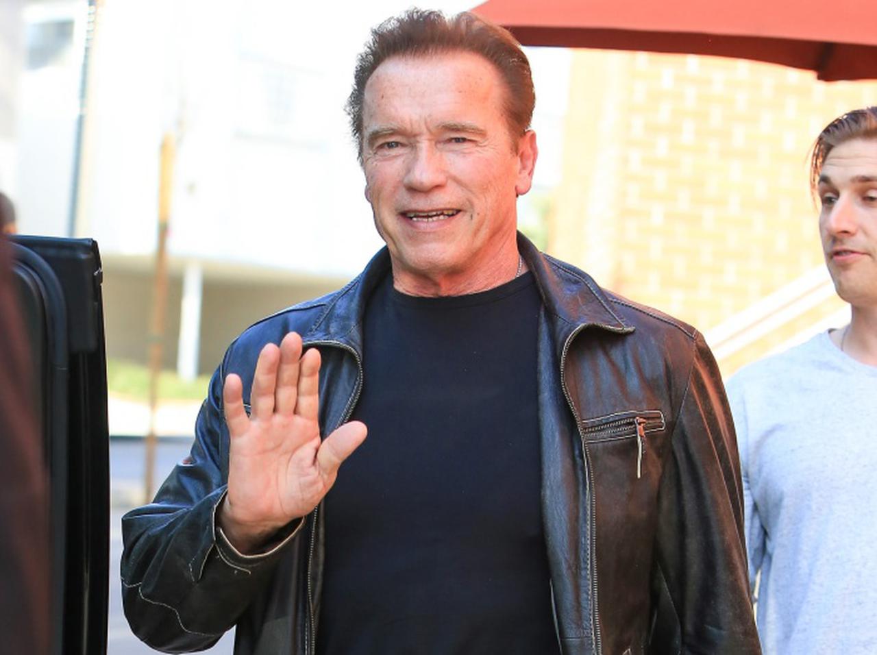 アーノルド・シュワルツェネッガー、初孫を“抱かせてもらえない”と嘆く