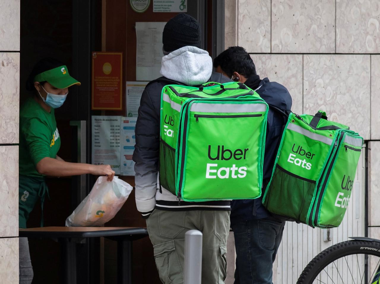 ウーバーイーツ配達員が迷惑する「配達のリクエスト」、分かるけどさすがに無理がある