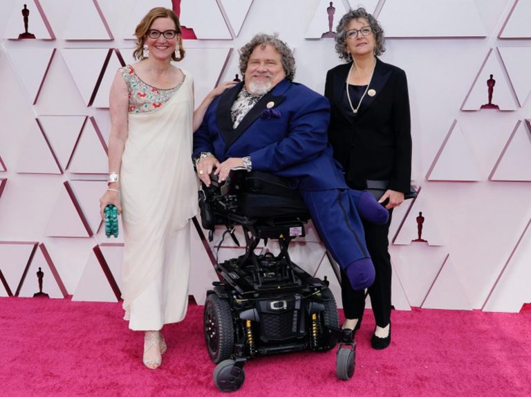 ジム・レブレヒト監督、グッチによる衣装提供は障がい者コミュニティにとって“大きなこと”【アカデミー賞】