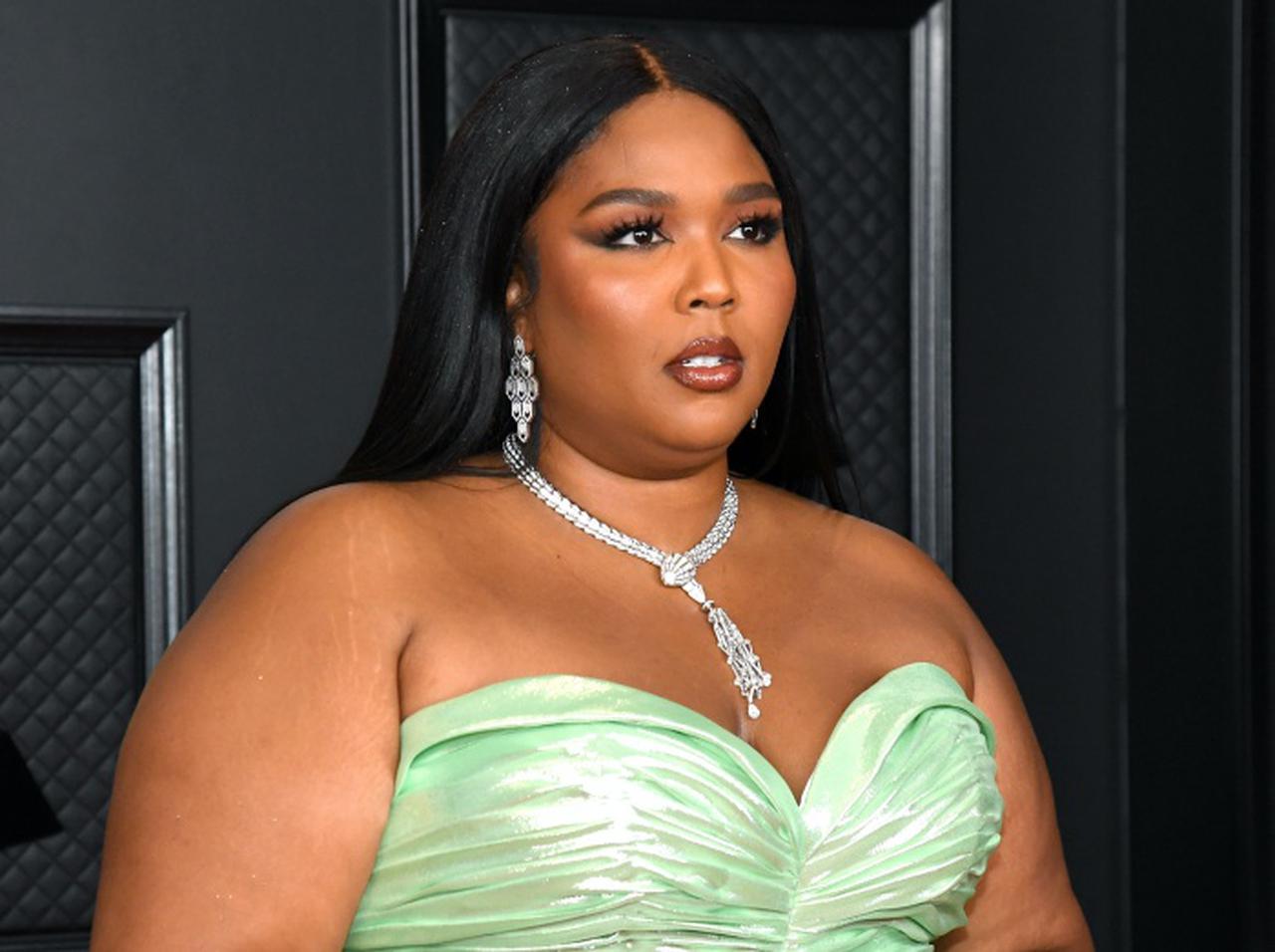 リゾがダヴのアンバサダーに！未加工のヌード写真で「美しさの基準」に一石を投じる