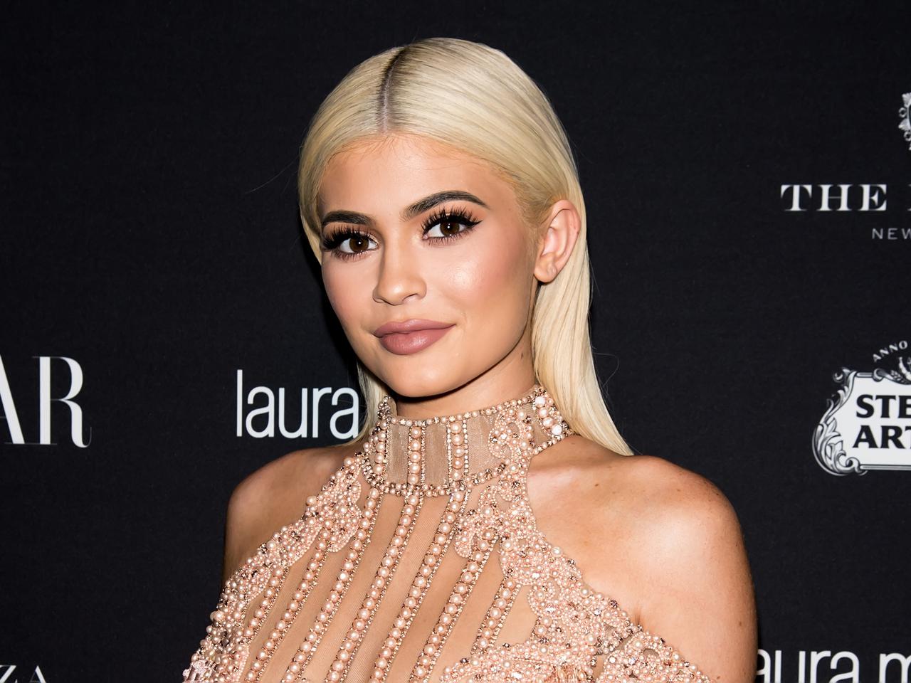 カイリー・コスメティクスが自社ECを一時閉鎖＆SNS投稿を全削除、一体何が？