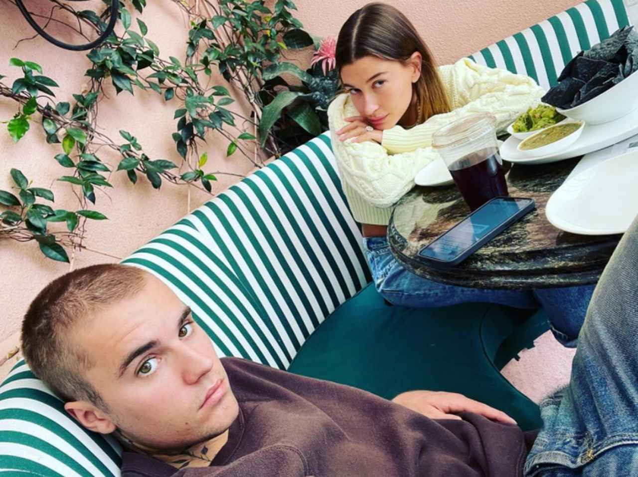 ジャスティン・ビーバーが「坊主」に、ドレッドヘアとおさらば