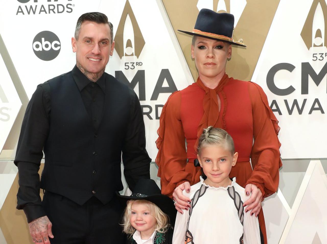 「参加した曲がチャート1位だよ!」→ピンク9歳娘のリアクションがすでに大物