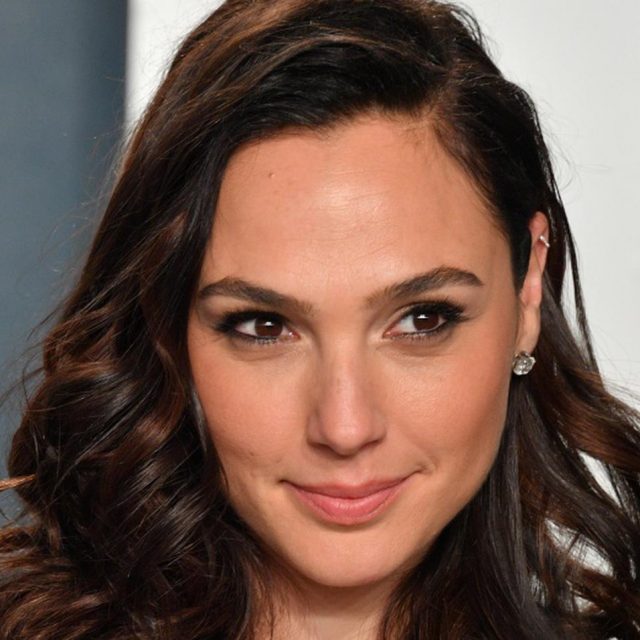 ガル・ガドット、3歳の娘に聞かれた“妊娠の方法”にどう答えた？「ママとパパがハグして…」