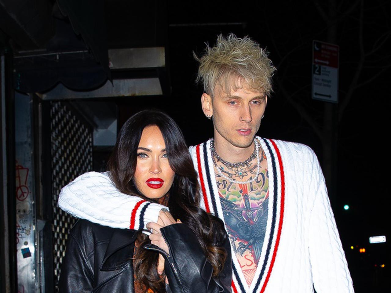 マシン・ガン・ケリーはなぜ恋人ミーガンの「血入りアクセ」を着けている?本人が経緯を明かす