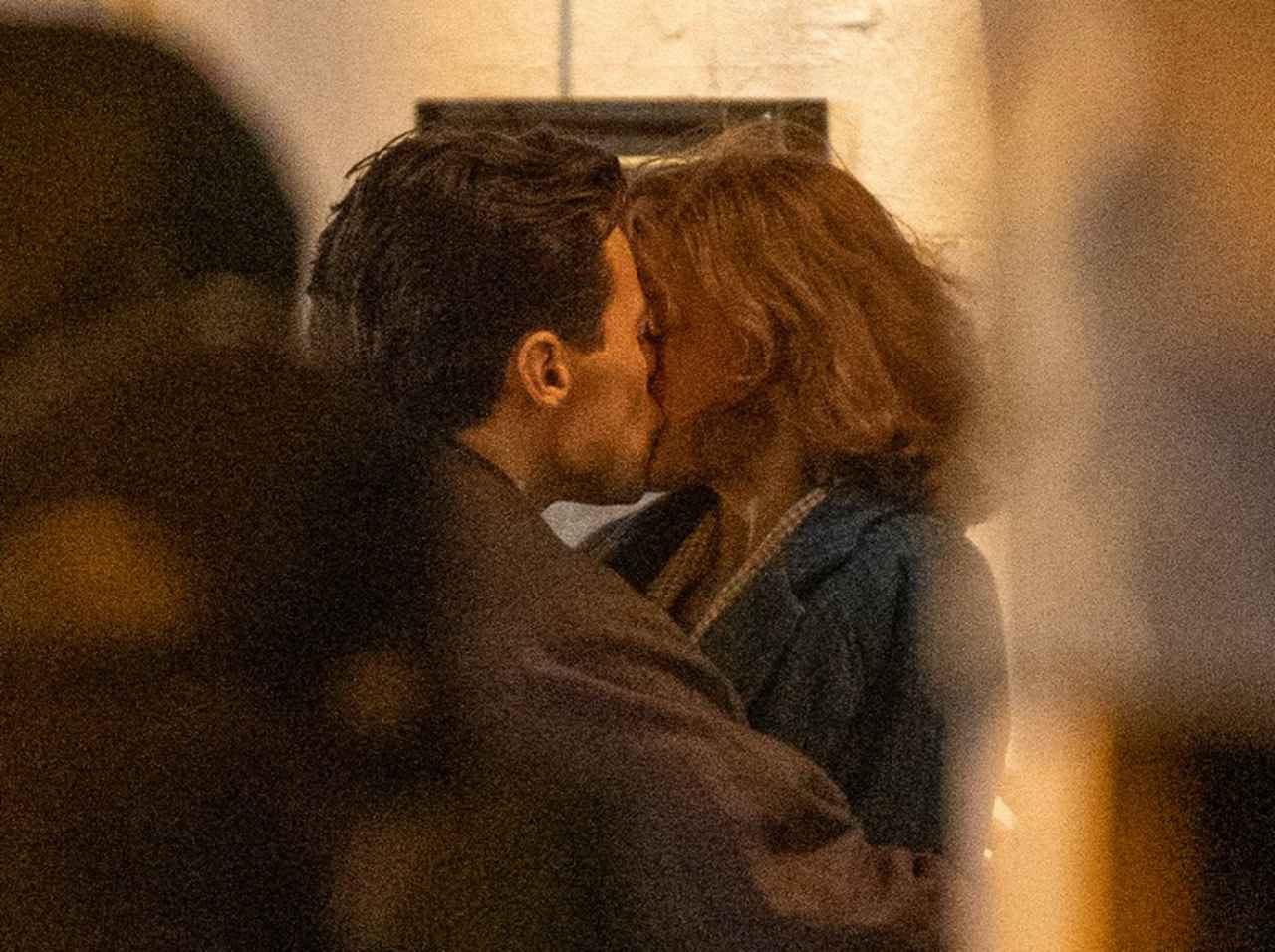 ハリー・スタイルズとエマ・コリンが「路チュー」してるところを激写【写真アリ】