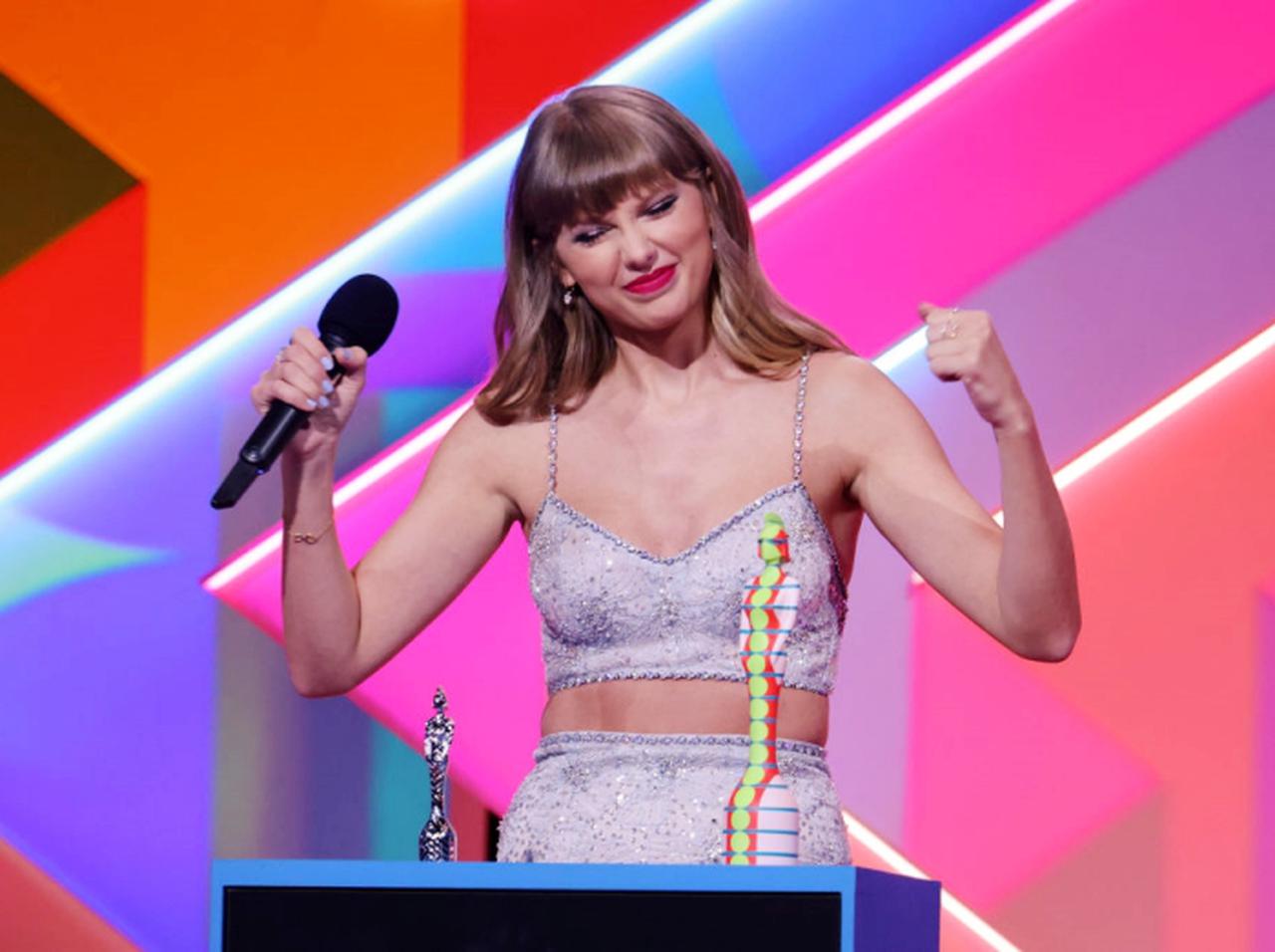 テイラー・スウィフト、後輩への激励アドバイスがまさに金言【ブリット・アワード】