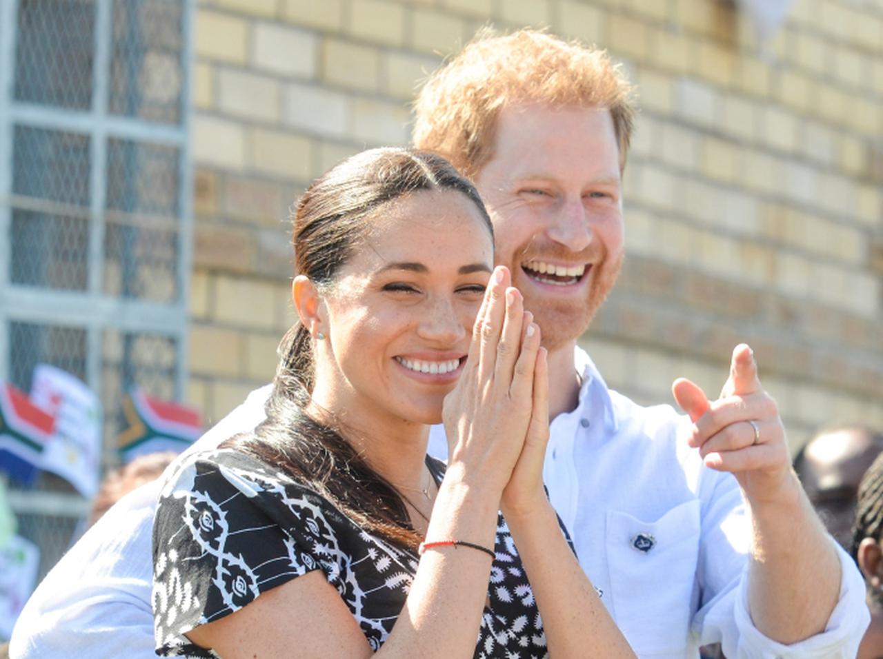 ヘンリー王子＆メーガン妃、「スーパー」でのお忍びデートがこそばゆい