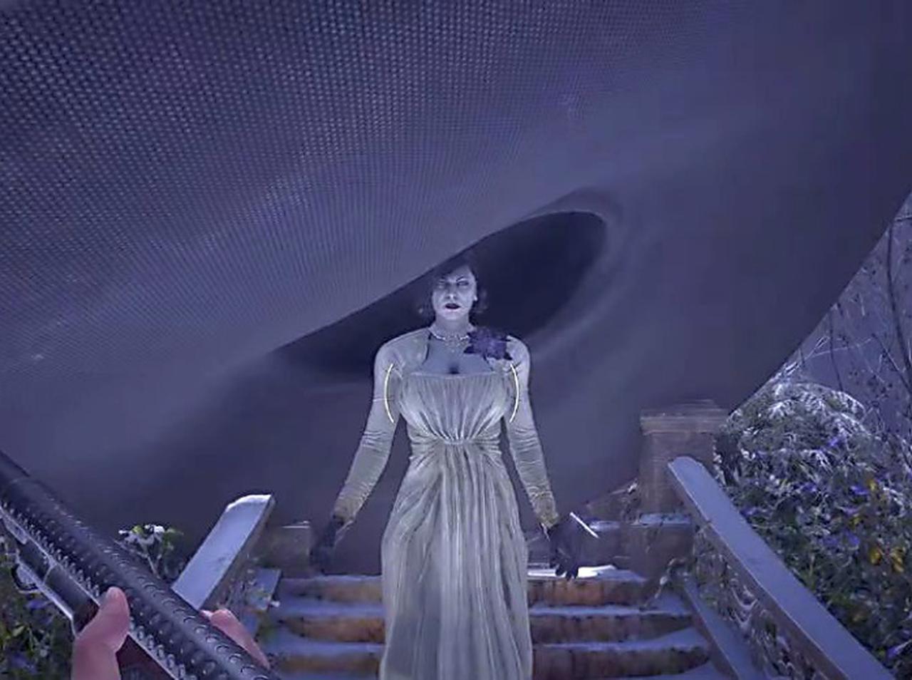 『バイオハザード ヴィレッジ』のドミトレスク夫人の帽子を大きくする改造をした海外ゲーマー