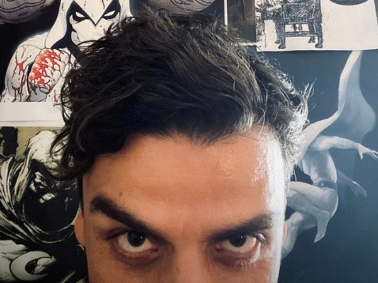 MCUドラマ『ムーンナイト』の新画像!主人公の“多重人格”を匂わせる一枚