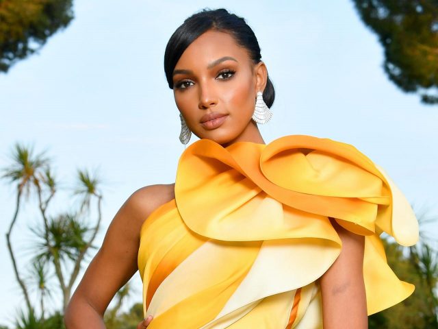 ジャスミン・トゥークス、1000円以下のアイテムで「うるツヤ美ボディ」をゲット