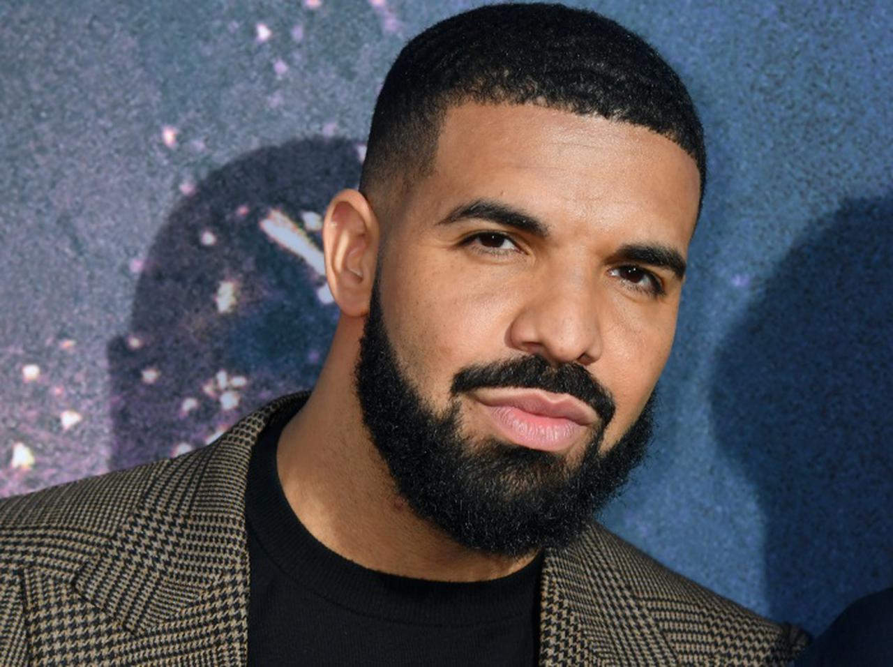 ドレイク、学費を援助した学生の卒業を祝福し心あたたまるやり取り