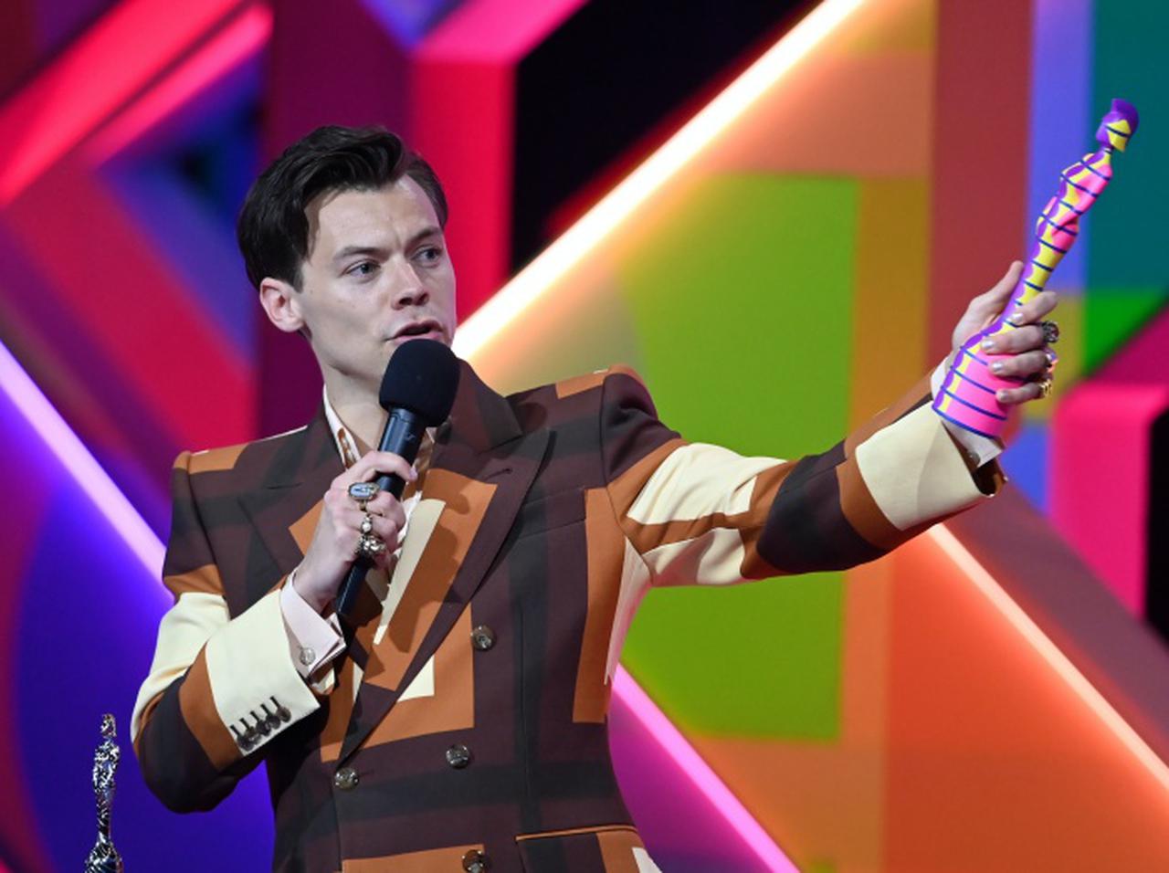 ハリー・スタイルズの「異変」にショックを受ける人が続出、アナタは気づいた?