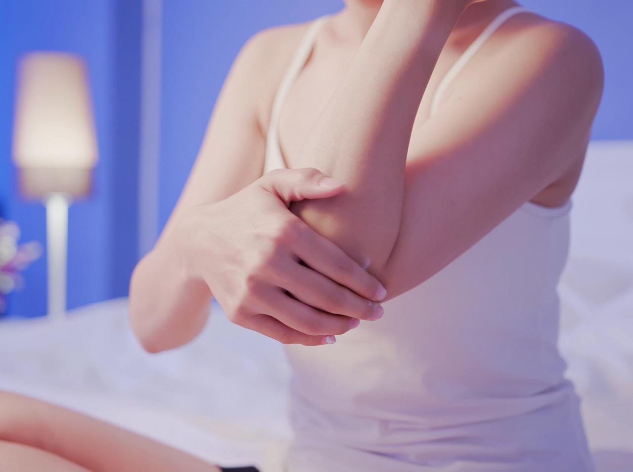 ヒジとヒザの「ザラつき」を予防!夏に向けて知りたいボディケアの極意