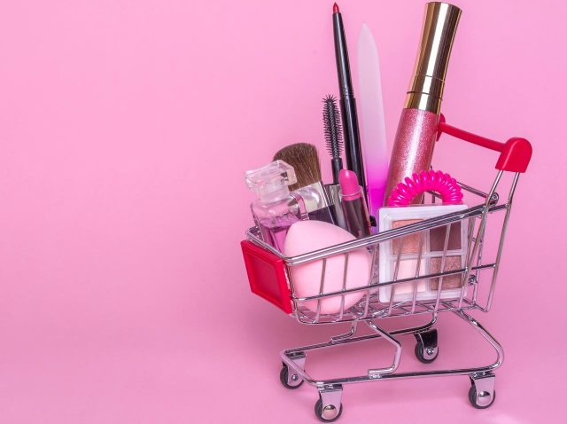 1,000円以下で買える！長年セレブに愛されるプチプラコスメとは？